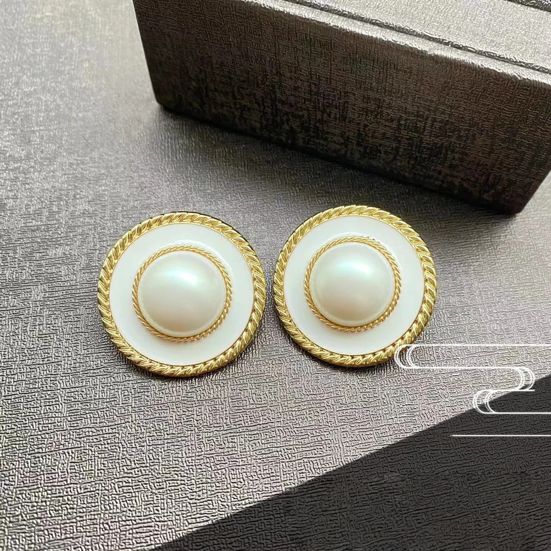 铜合金仿珍珠耳饰 欧美白色女耳环珠宝港风时尚优雅欧若智性风