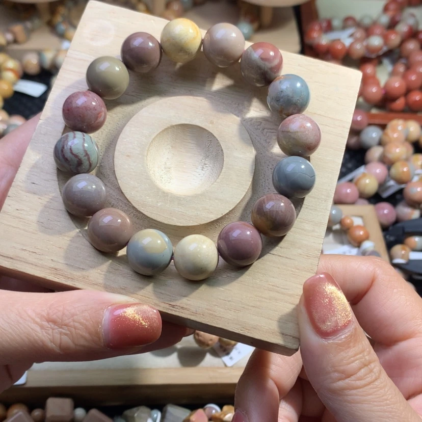 【闪购商品】石英质玉手链足铂镶嵌