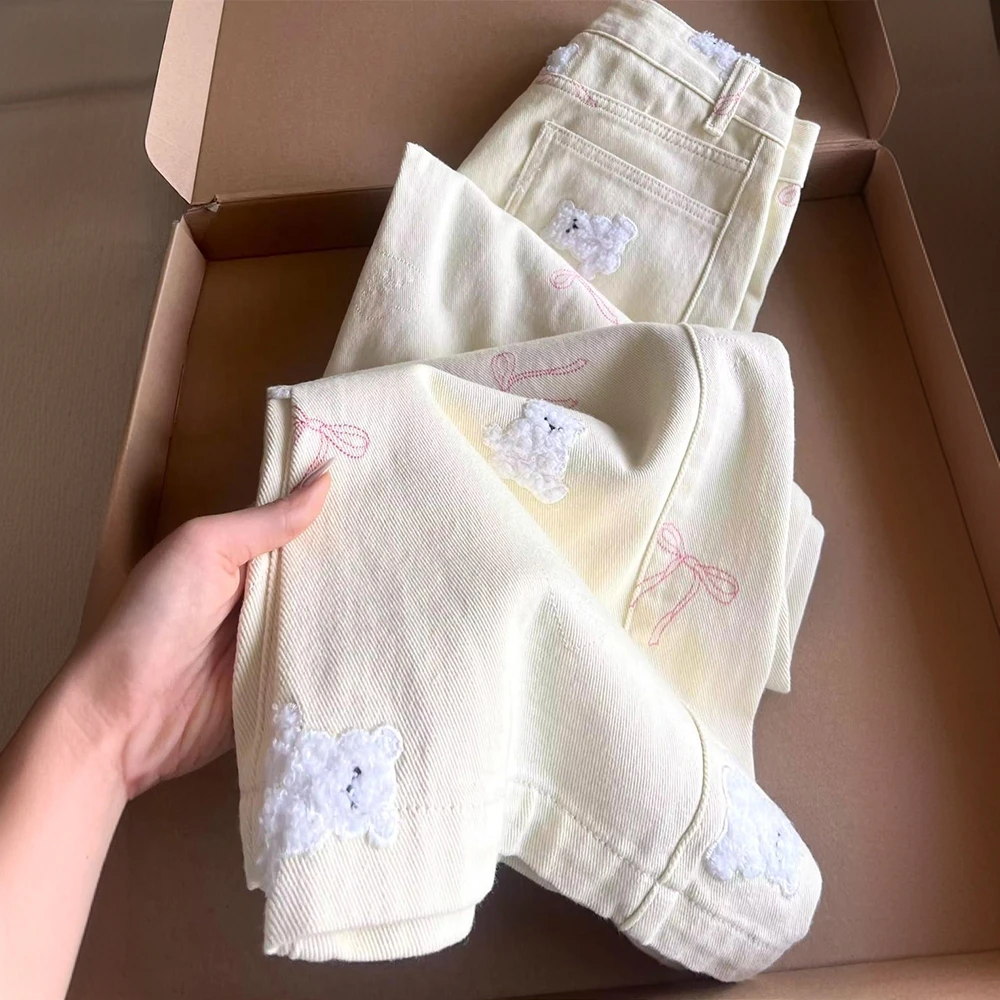 大码胖mm设计感减龄小熊刺绣牛仔裤女美式学院风宽松显瘦阔腿裤子