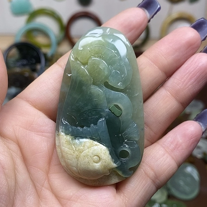 蛇纹石玉吊坠未镶嵌