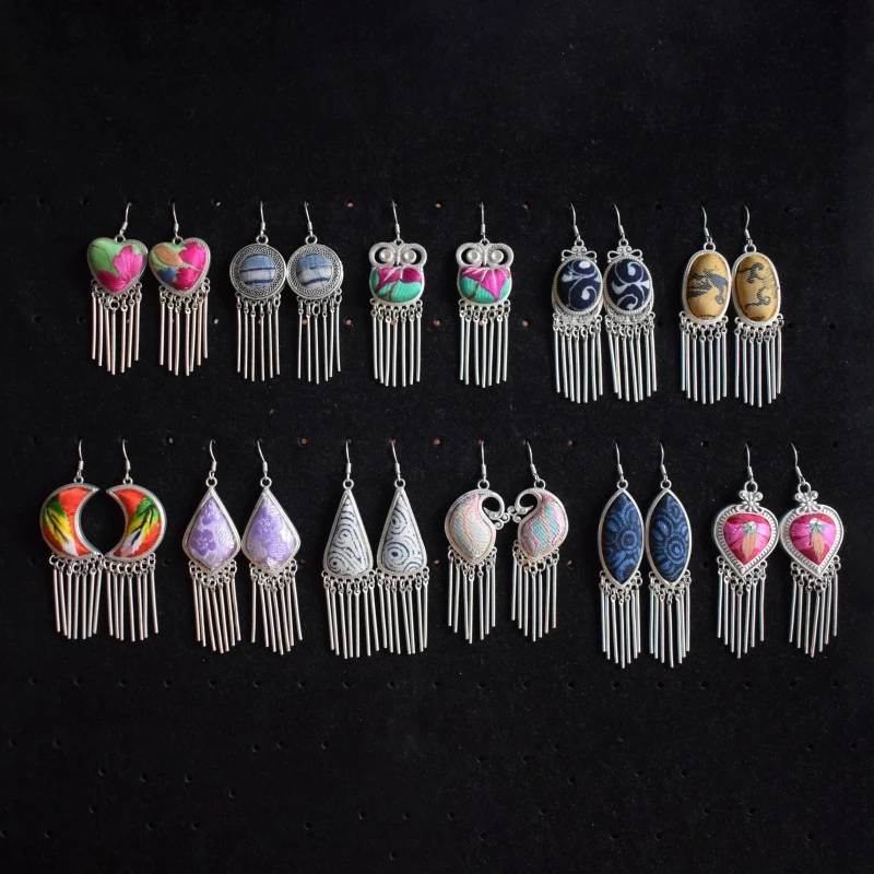 铜合金耳饰 民族手工绣蜡染圆针长款流苏女个性复古动物爱心月亮