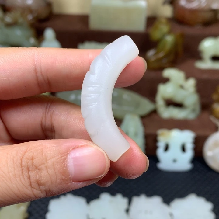 独***楼和田玉未镶嵌挂件