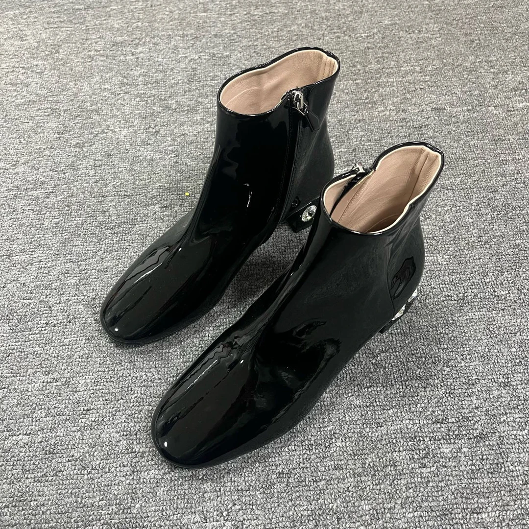 99新 MIU MIU/缪缪 复古真皮通勤短靴37.5码/6776