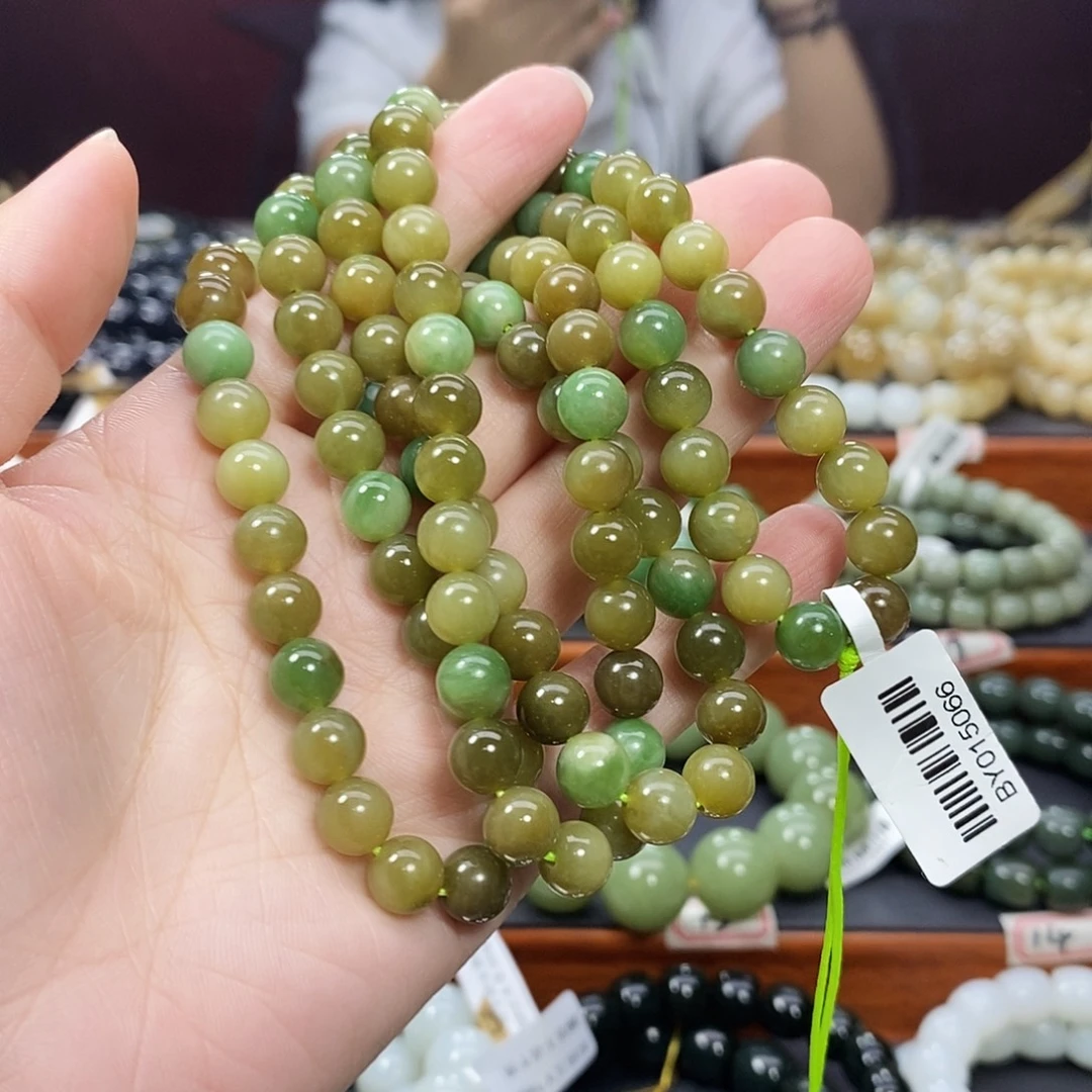 和田玉未镶嵌把件