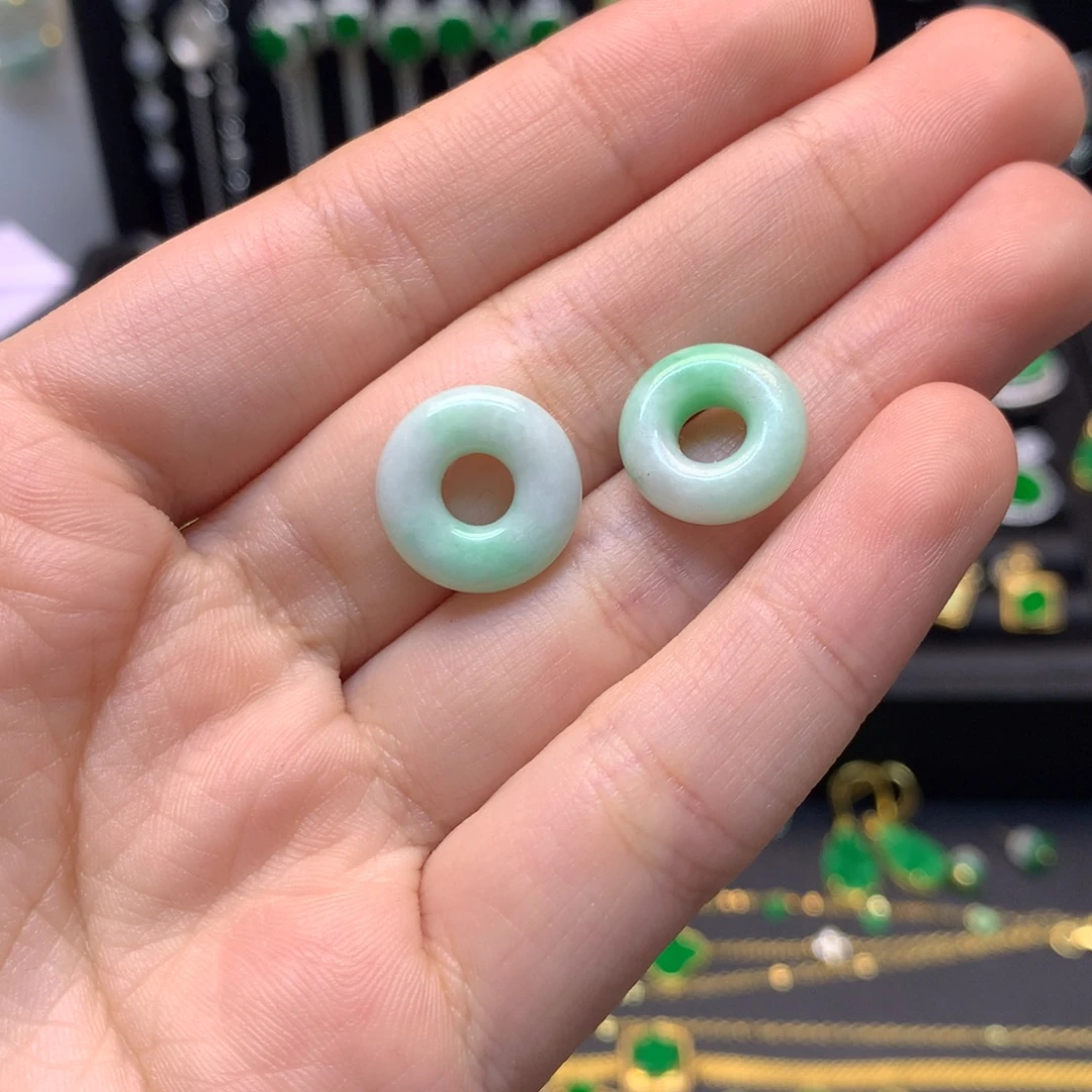 翡翠未镶嵌吊坠(不含链)有纹裂