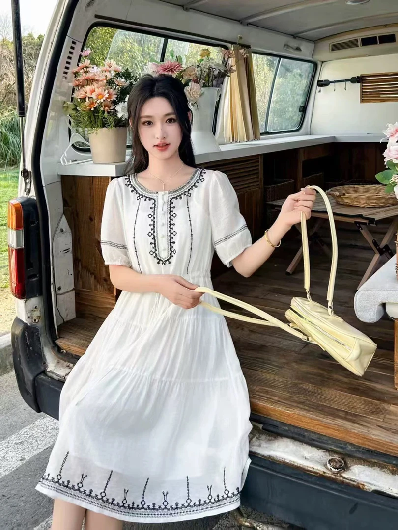 F27法式圆领刺绣抽绳收腰连衣裙女中长款夏季新款超仙中长裙子