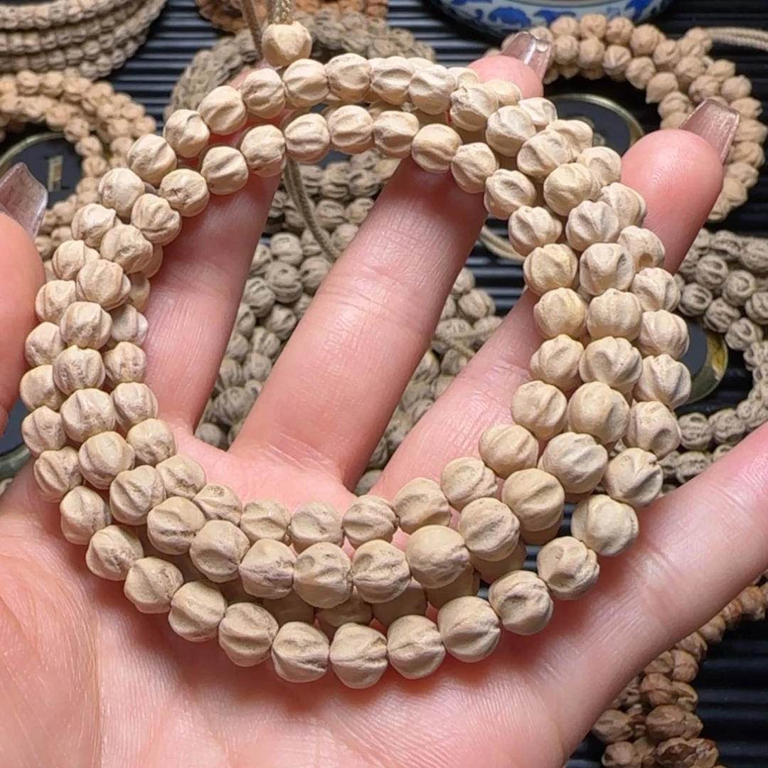 【闪购商品】柏香籽/百香籽吊坠吗**士
