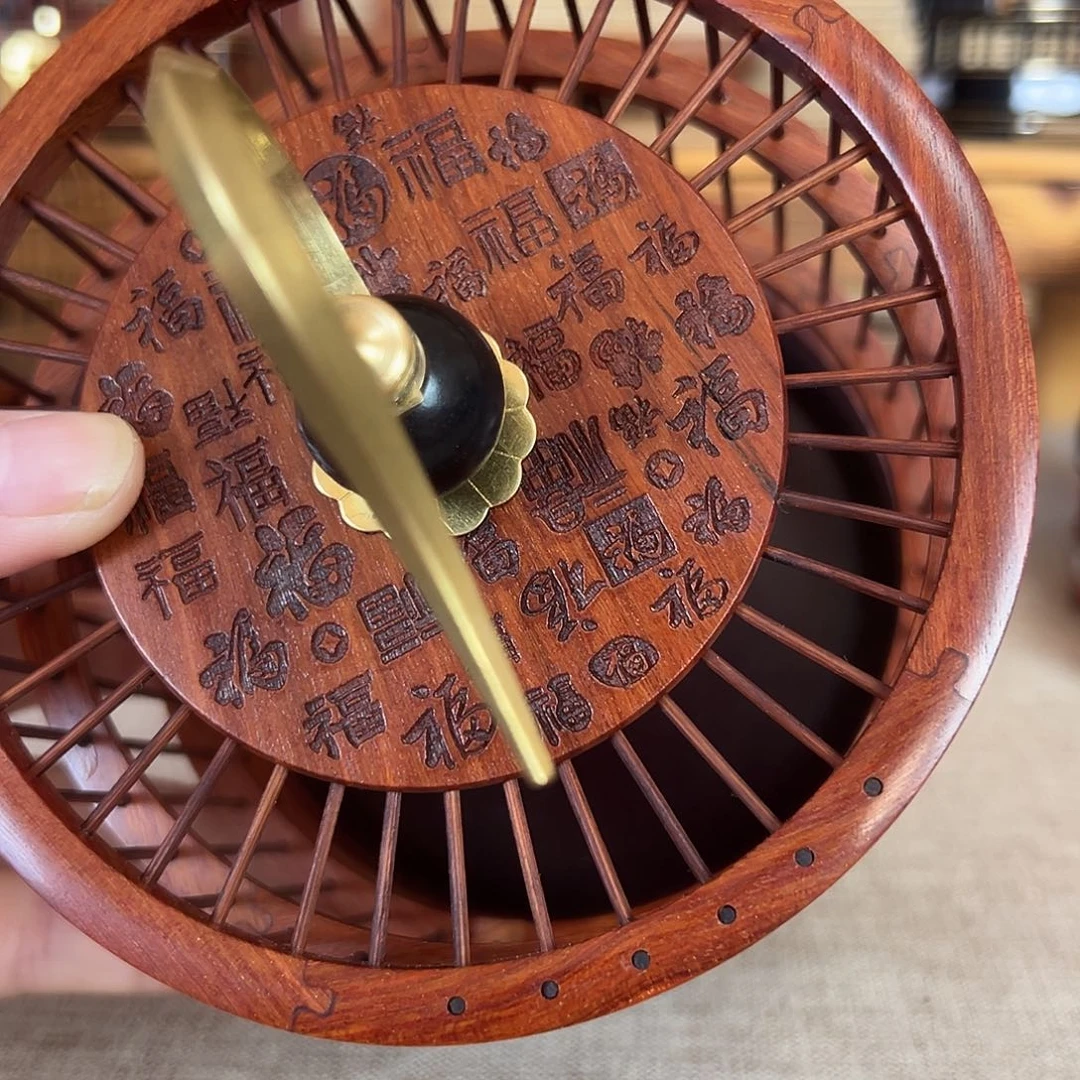 飞***子榫卯拼接工艺直径红檀木12厘米圆笼一个，盖板瑕疵，无售后