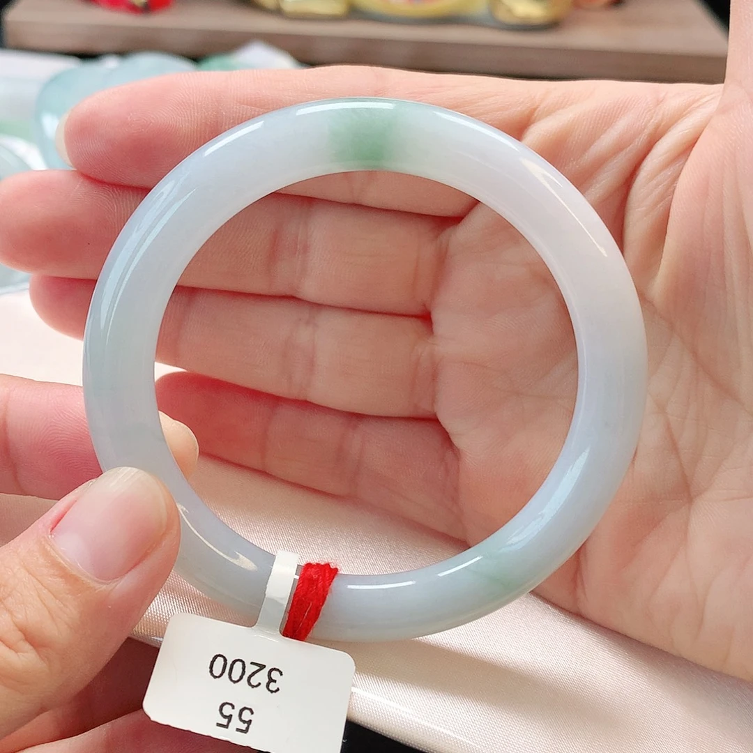 翡翠未镶嵌手镯55圆