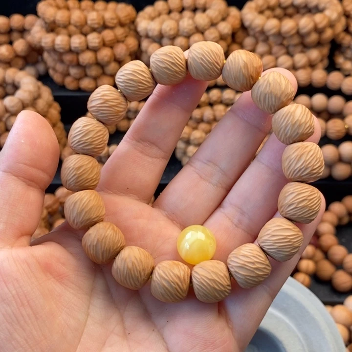 *****微瑕泛油二等大云锦