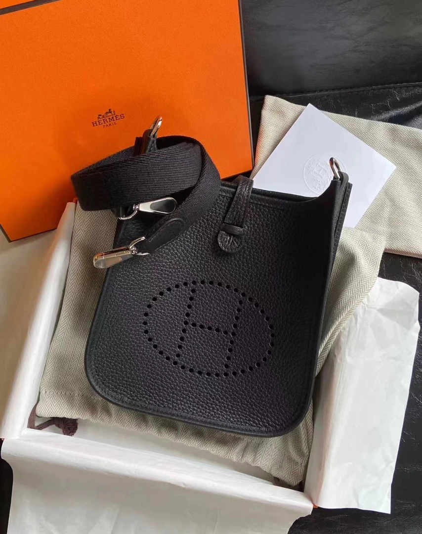 99新 Hermes/爱马仕 黑银mini伊芙琳包 17cm 9713698