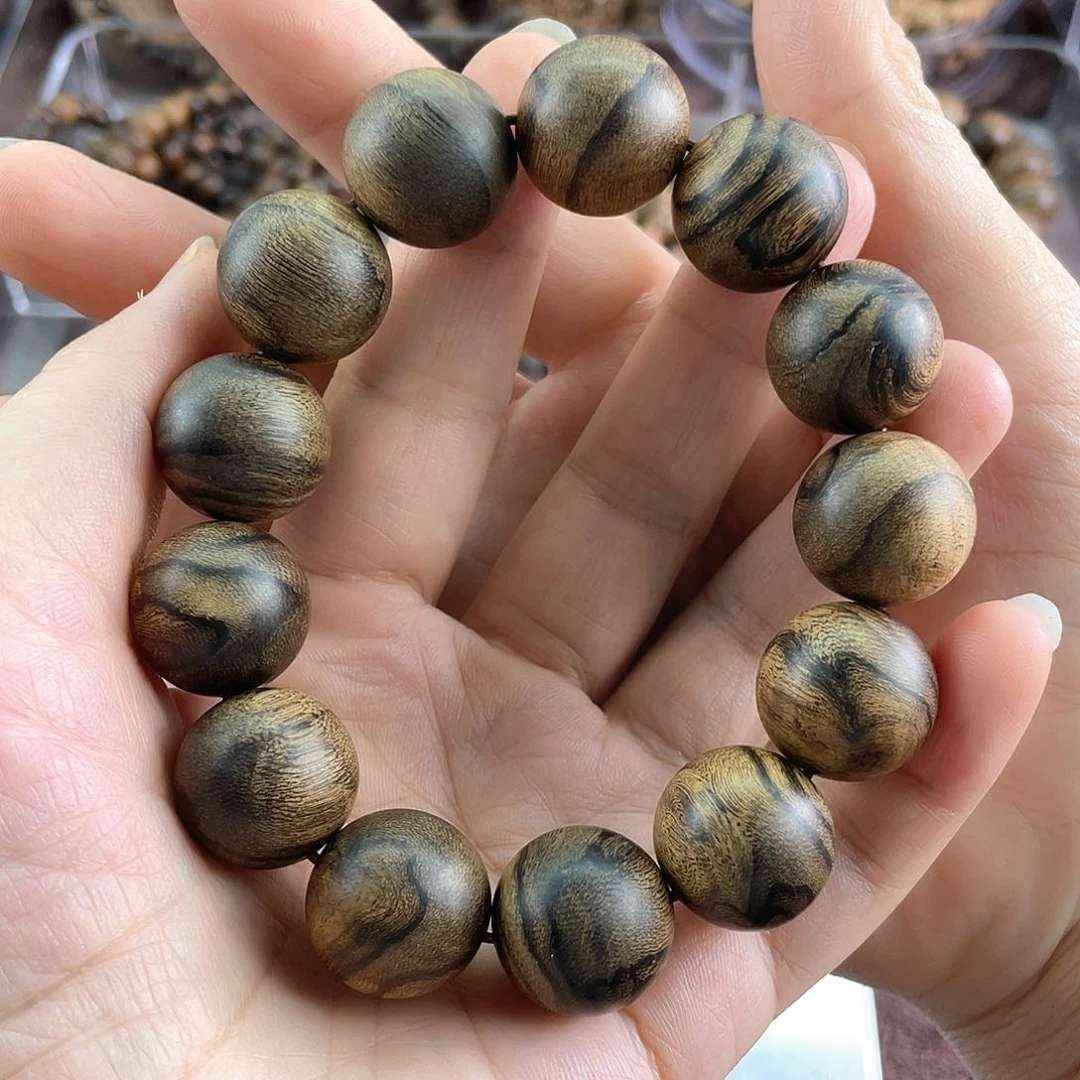 沉香手串开****人达拉干虎斑留疤