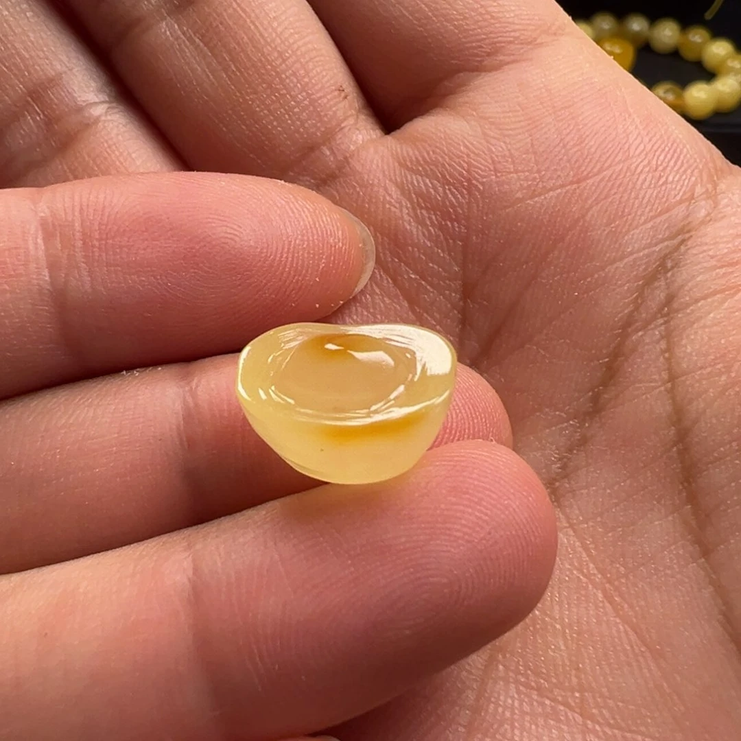 蜜蜡颈饰未镶嵌元宝（打孔不退换）