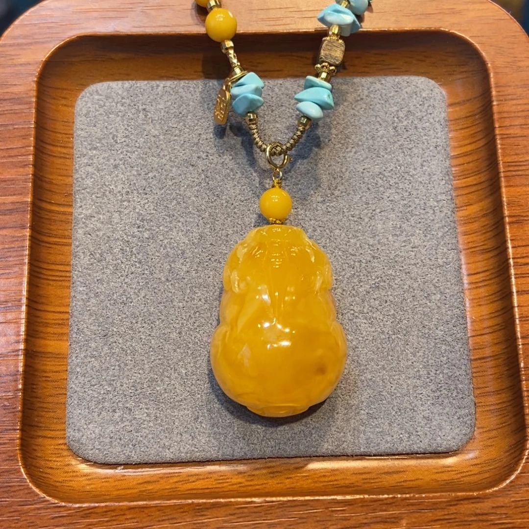 琥珀未镶嵌颈饰蜜蜡