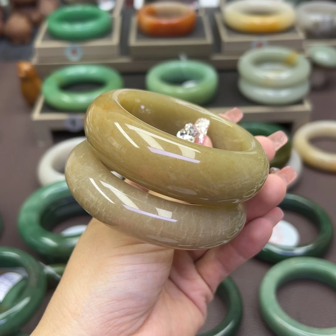 石英岩玉手镯未镶嵌