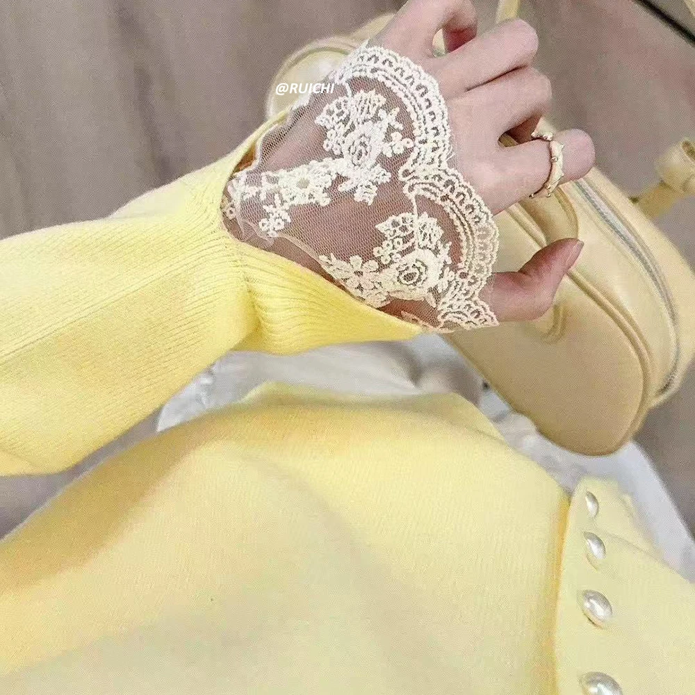 2025秋季新款V领蕾丝轻奢珍珠扣修身显瘦针织开衫高级感上衣女