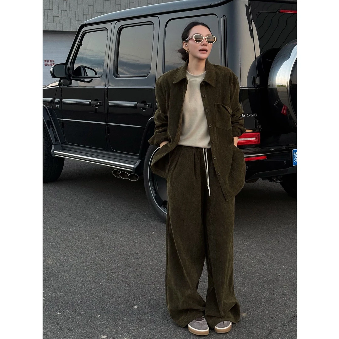 2025早秋穿搭氛围一整套韩系独特超好看通勤气质绿色衬衫裤子套装