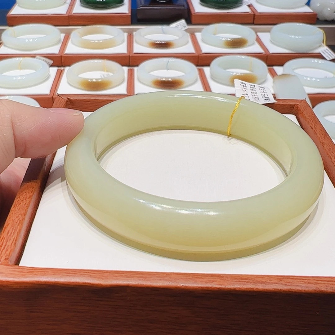 和田玉未镶嵌手镯黄口5859