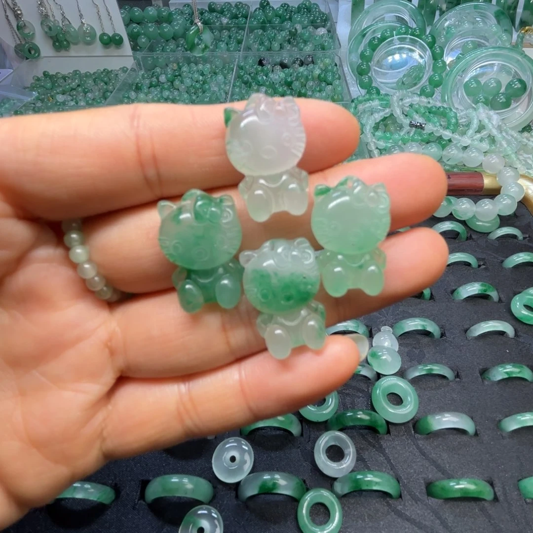 石英质玉（非洲翠）未镶嵌散珠卡通小猫发一个