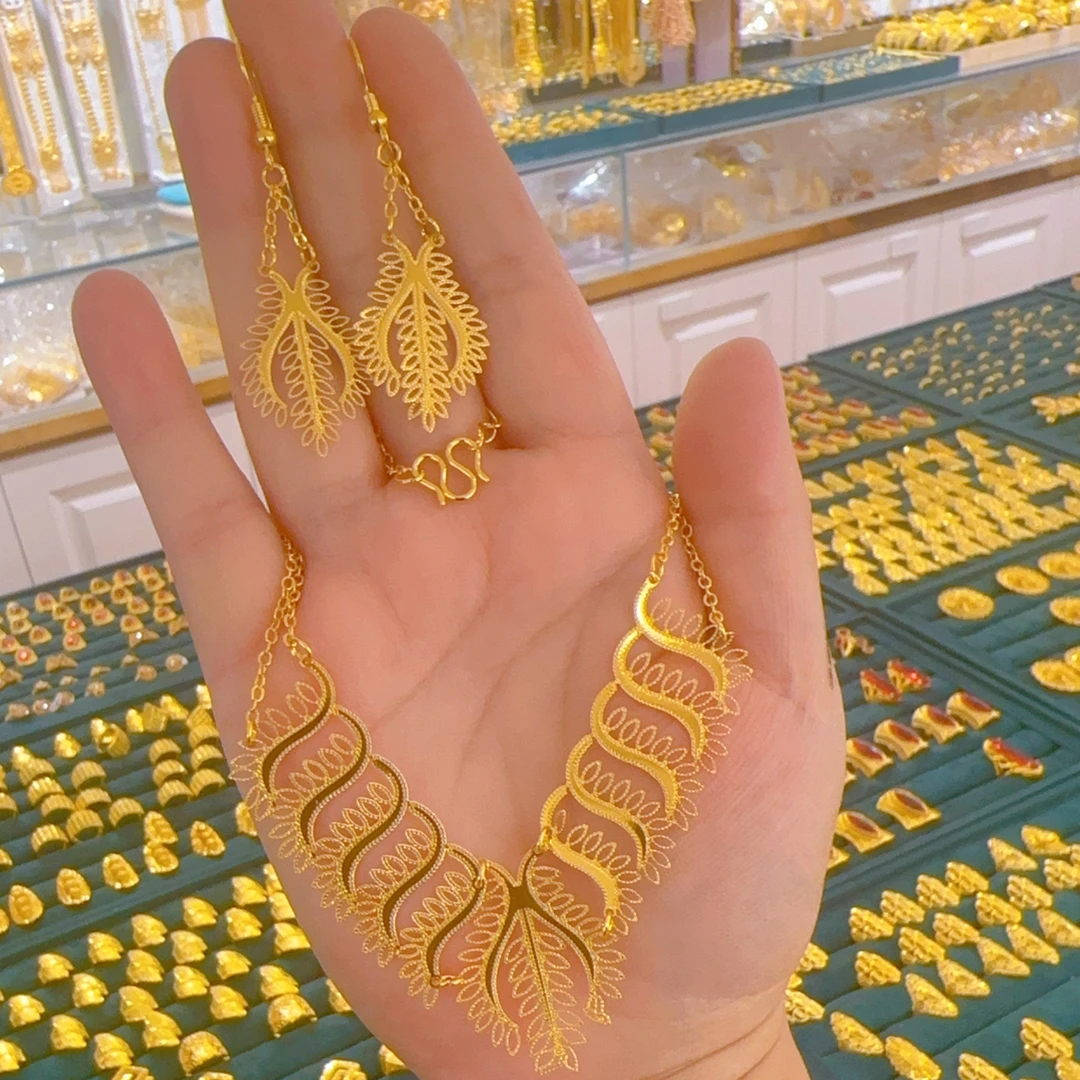 铜合金亚克力项链 铜合金亚克力项链 新款时尚金子同款两件套红