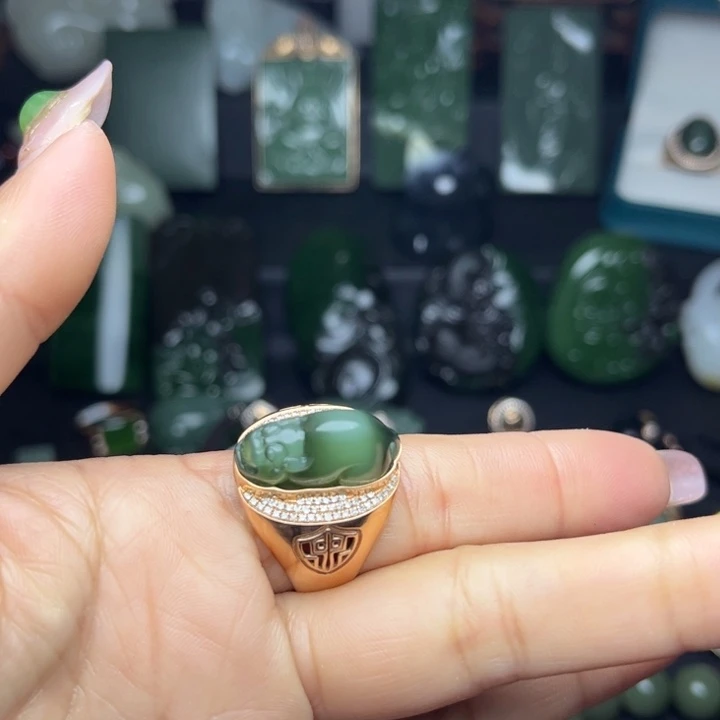 和田玉（碧玉）戒指18K金镶嵌