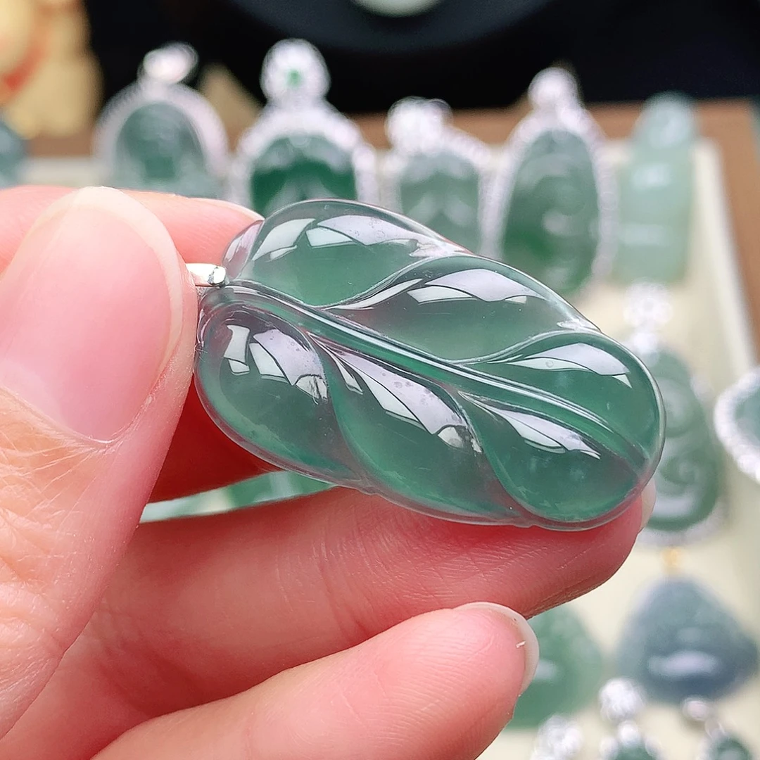 翡翠未镶嵌颈饰吊坠