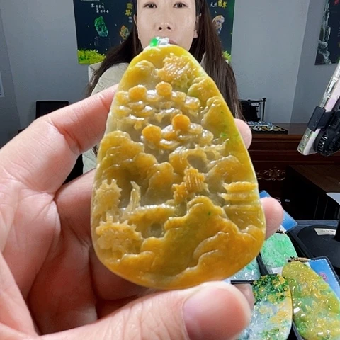 翡翠未镶嵌颈饰翡翠