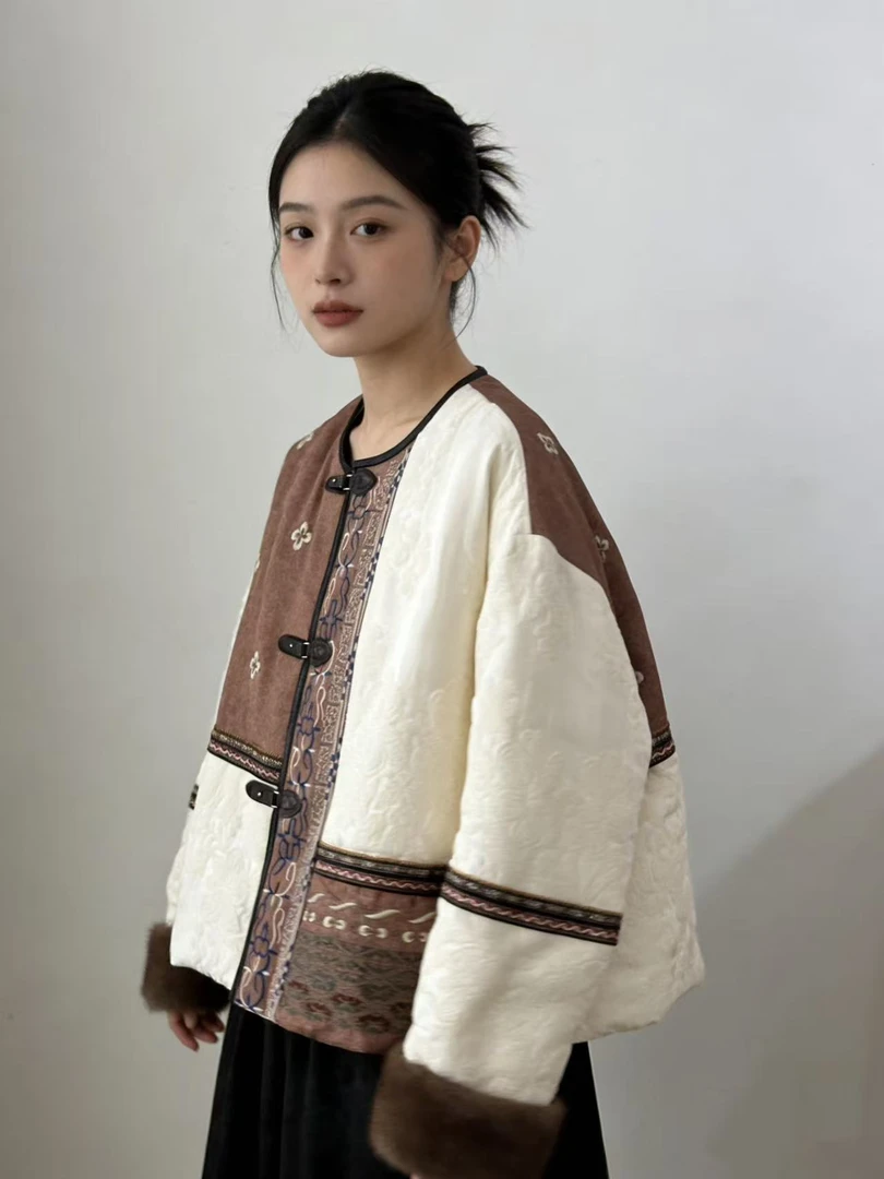 DY3422樱美嘉90鹅绒服拼接水貂毛皮草羽绒服冬季新款新中式女