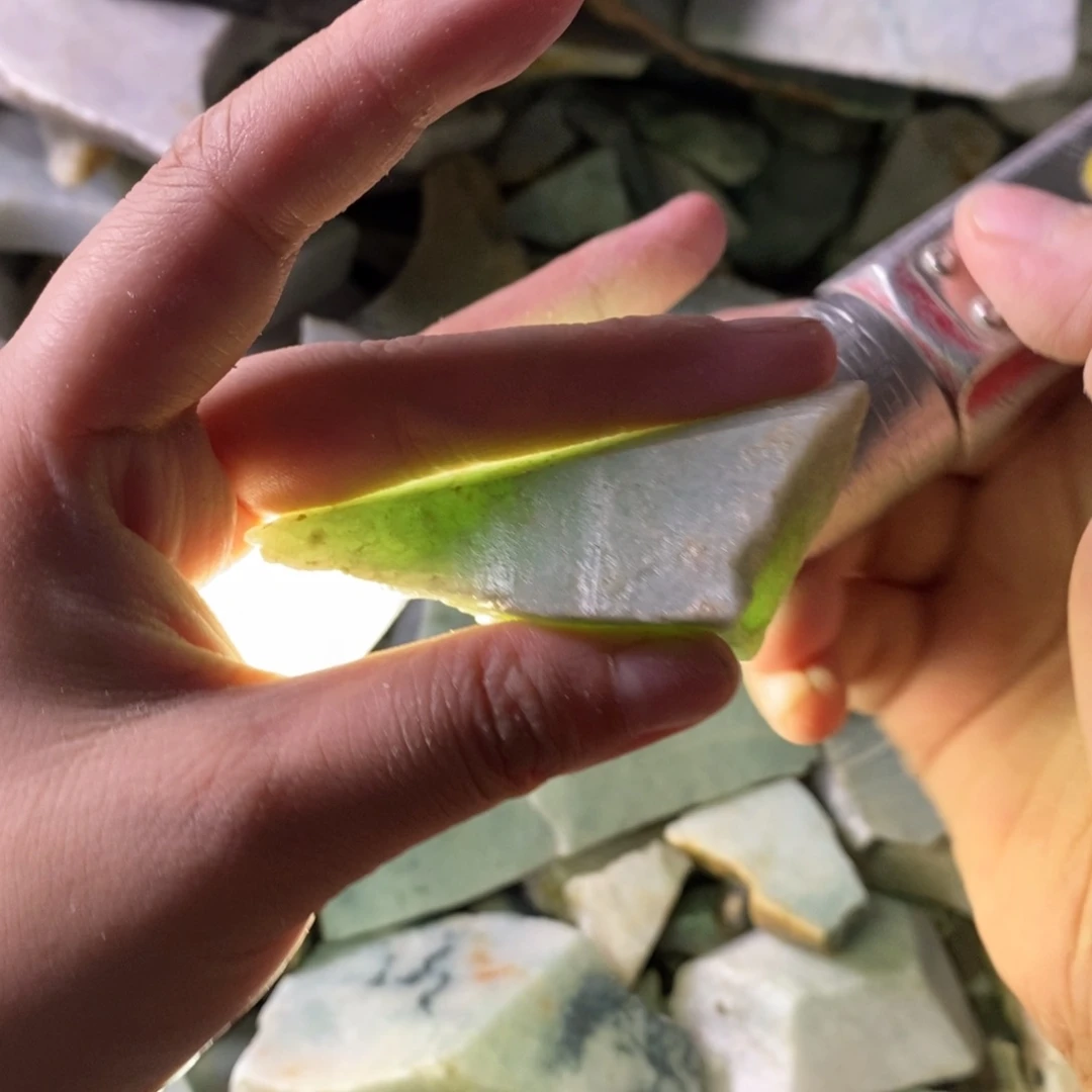 颈饰未镶嵌翡翠天然翡翠