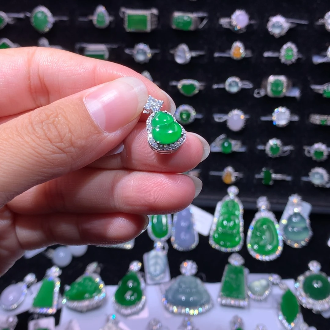 翡翠银S925镶嵌颈饰翡翠