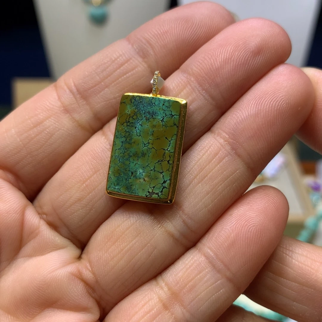 绿松石18K金镶嵌挂件