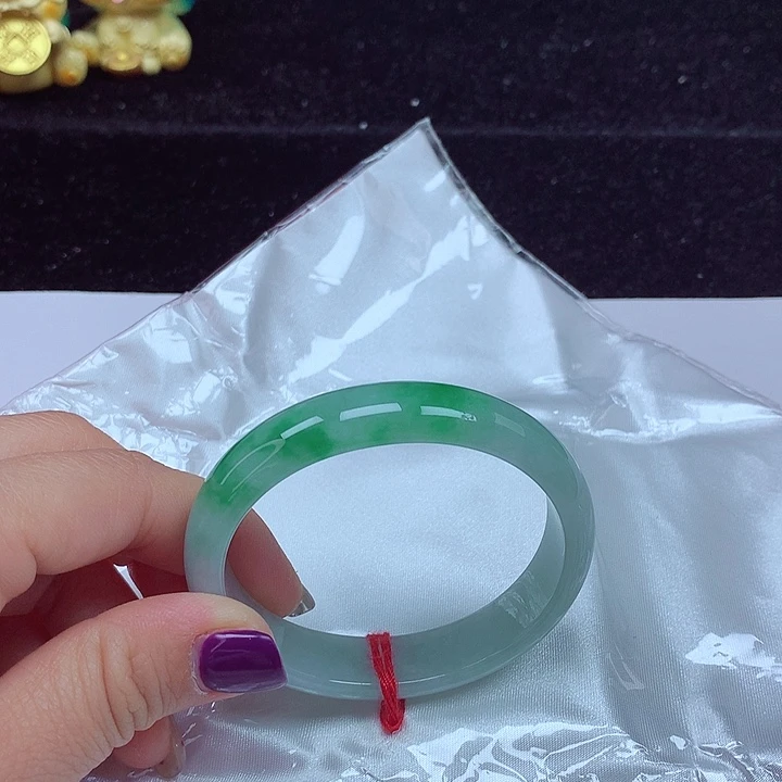 未镶嵌手镯（贵妃镯）翡翠圈口54