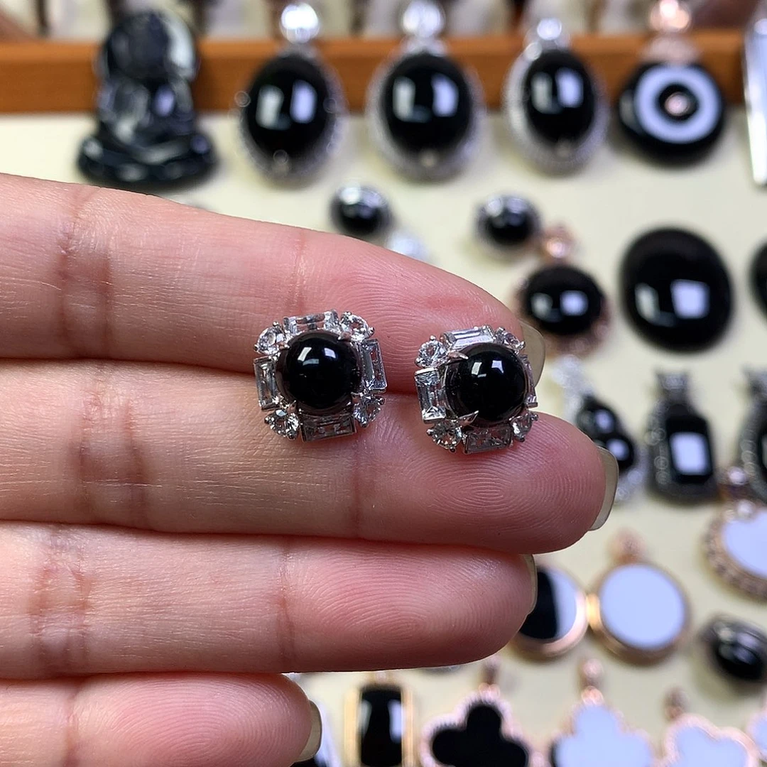 翡翠18K金镶嵌耳钉