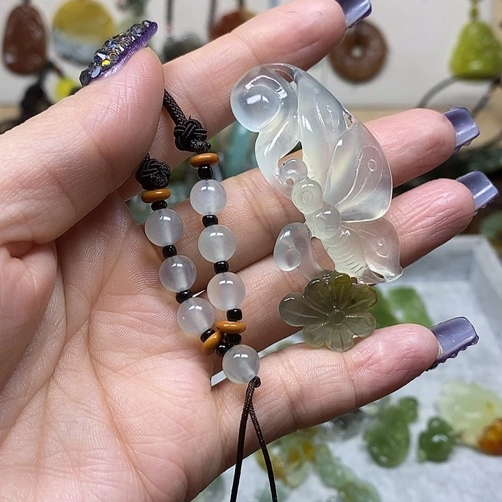 蛇纹石玉吊坠未镶嵌