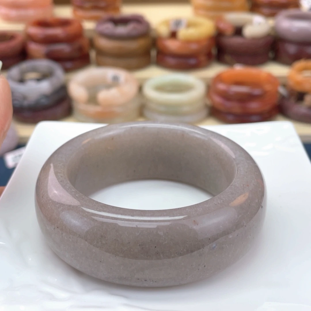 【闪购商品】石英质玉手镯未镶嵌