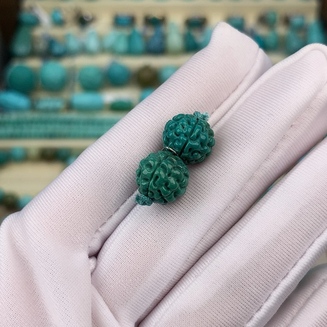 绿松石未镶嵌珠宝奇石10.2