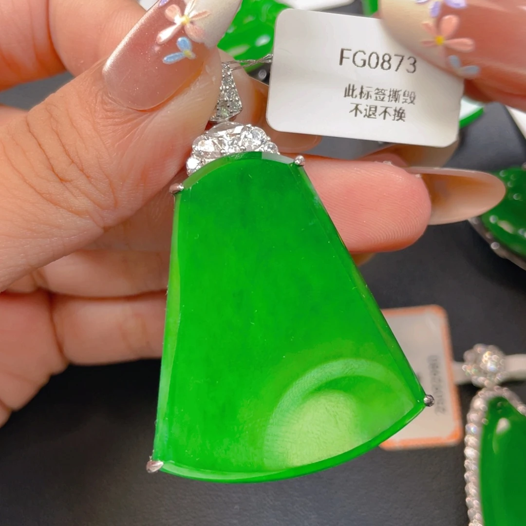 【闪购商品】颈饰银S925镶嵌翡翠翡翠