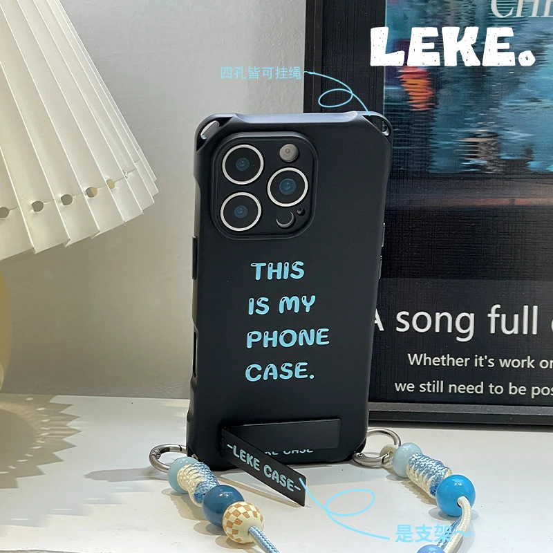 字母适用苹果16手机壳带挂绳13斜挎可背15四角开孔14支架11手提12