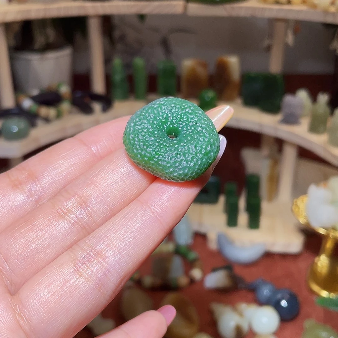 和田玉未镶嵌颈饰小****?