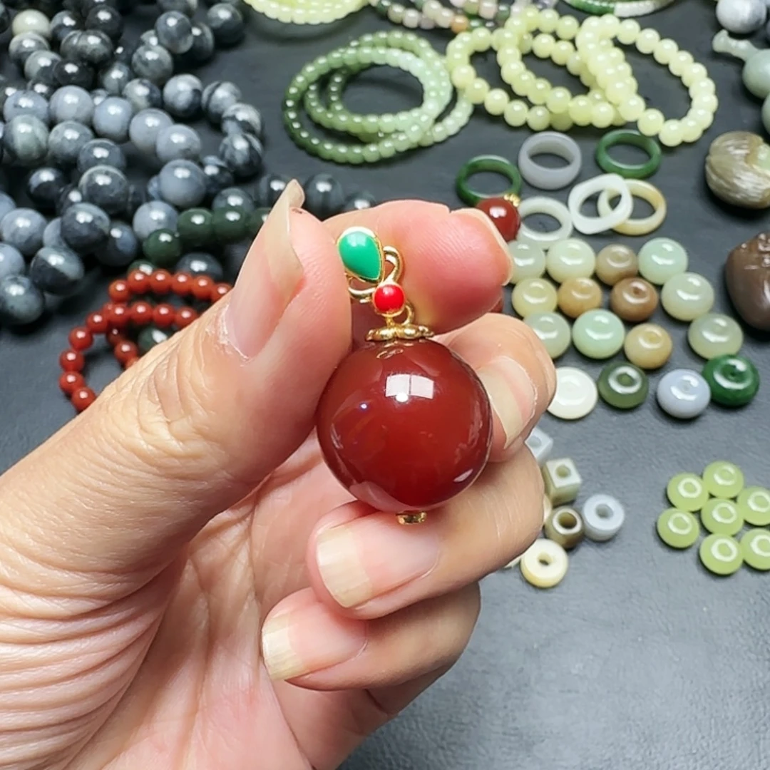 透闪石质玉合金颈饰玛瑙吊坠圆珠镶嵌