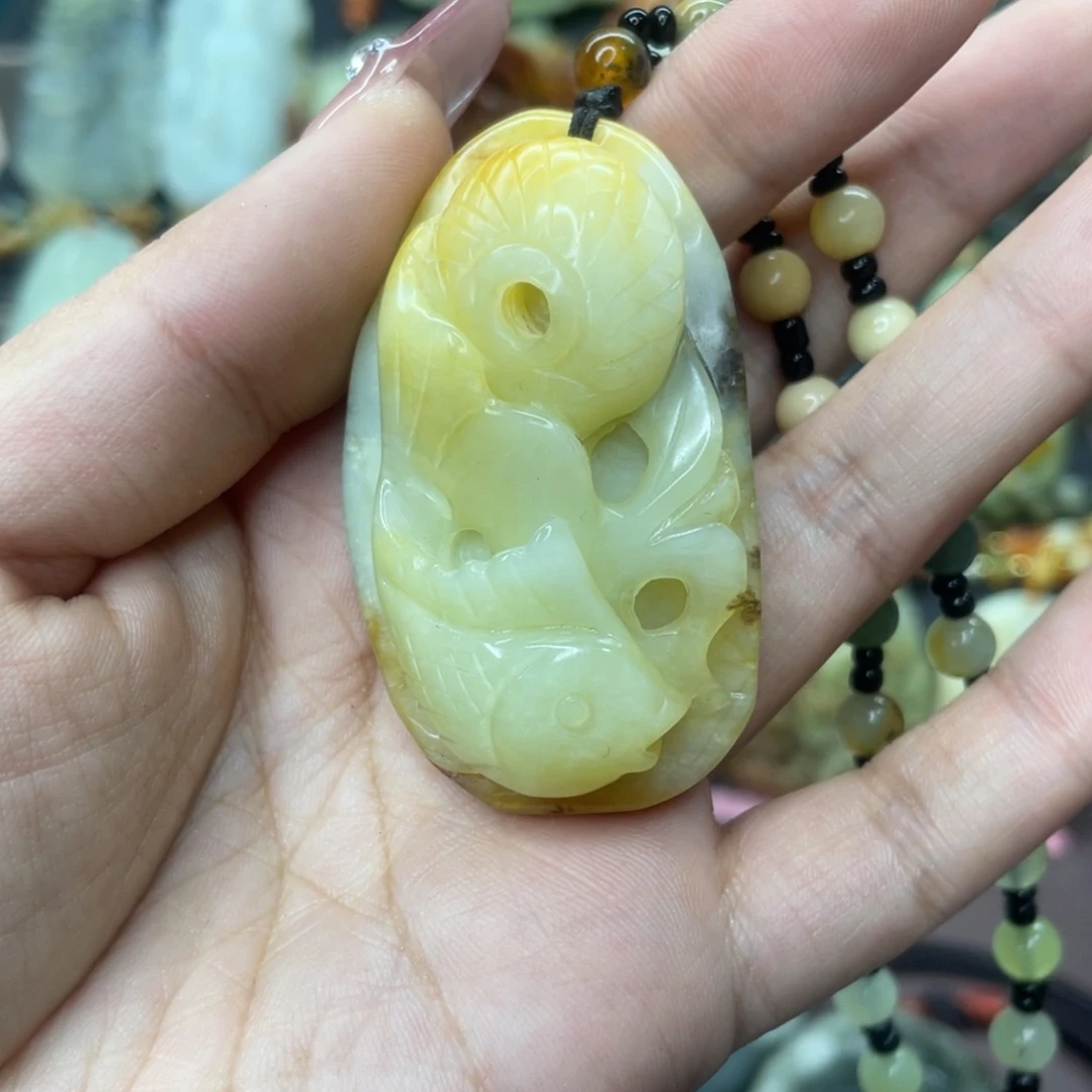 蛇纹石玉颈饰未镶嵌