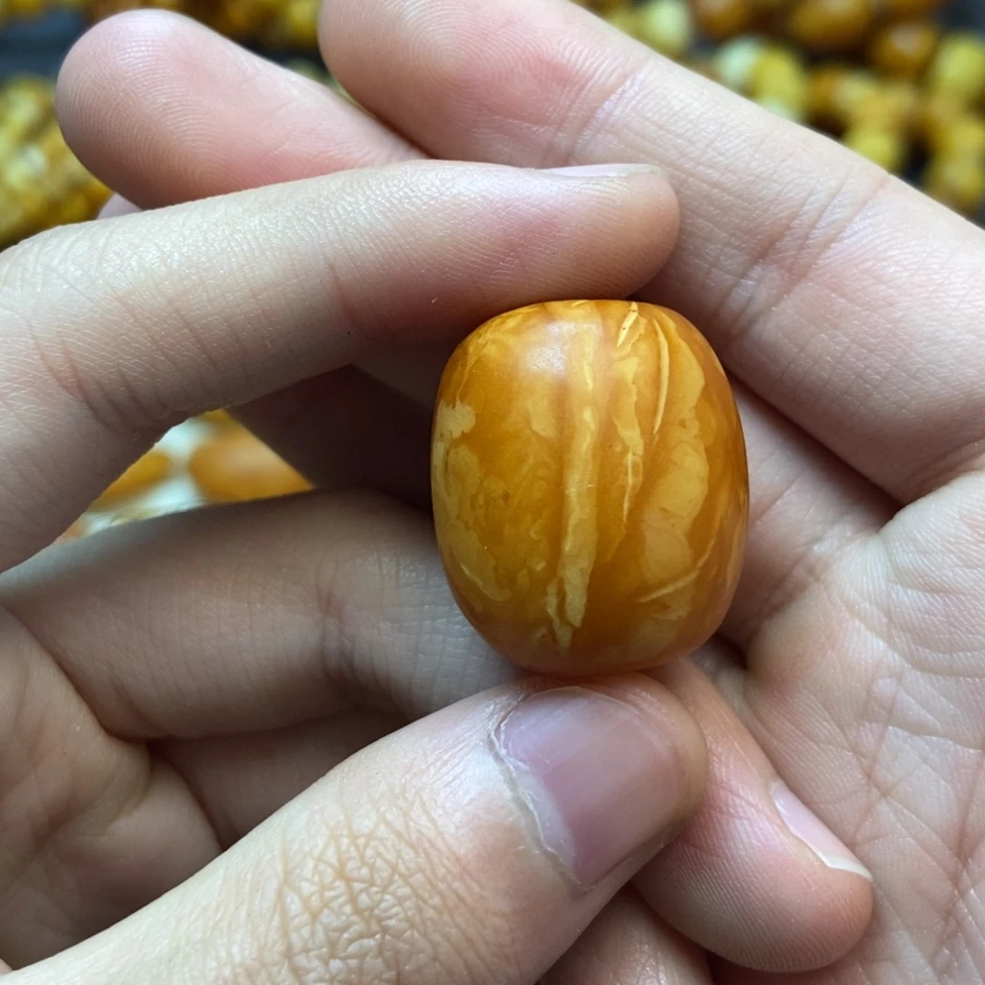 蜜蜡未镶嵌珠宝奇石