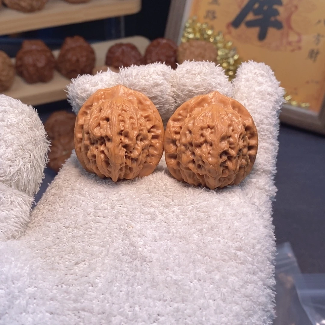 文玩核桃把件走色漂亮系列36尺挂月峰佛肚