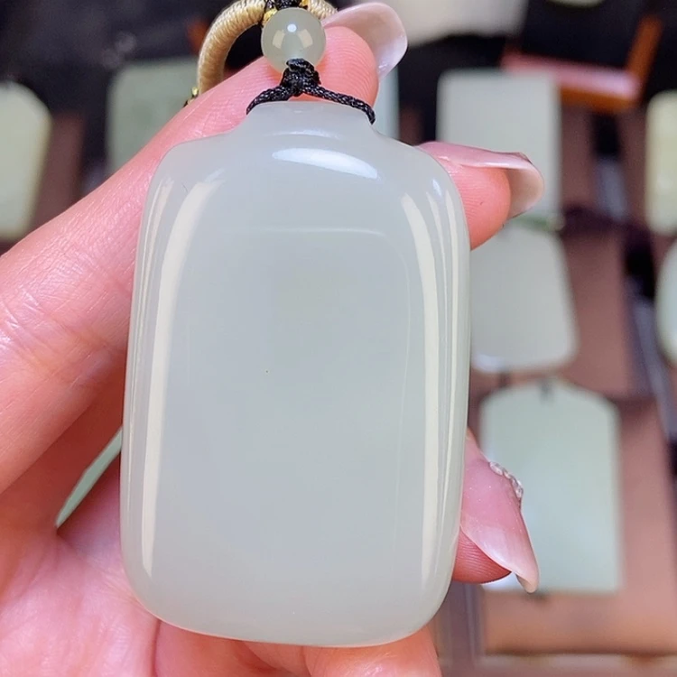 【闪购商品】颈饰未镶嵌和田玉