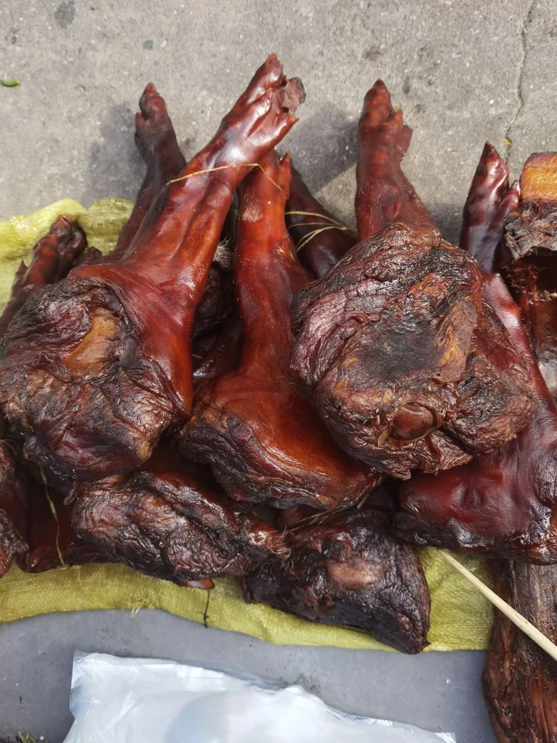 农家柴火烟熏腊猪脚 散养土猪肉腌制美味腊味