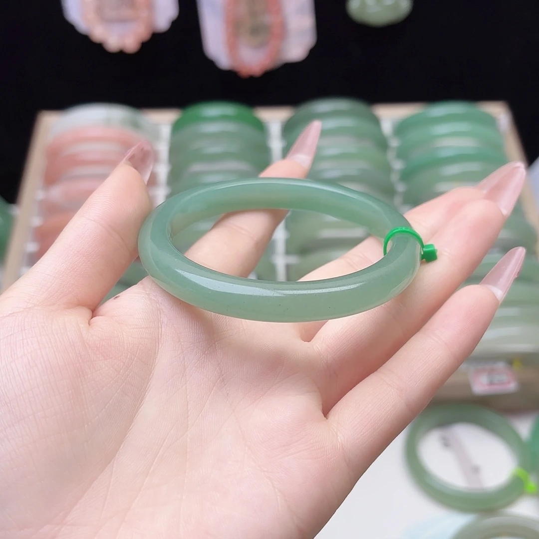 石英质玉未镶嵌手镯58