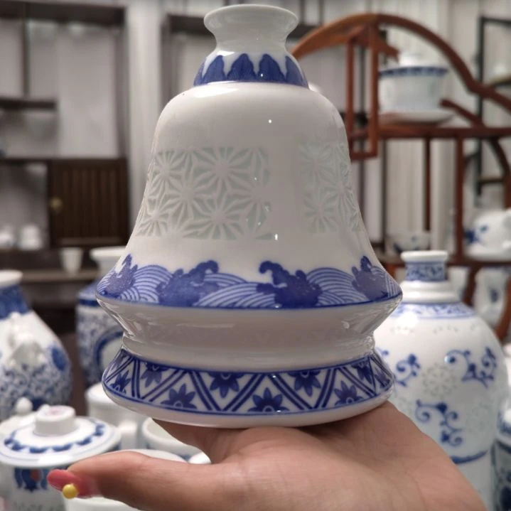 陶瓷正品小号花瓶一个铃铛型
