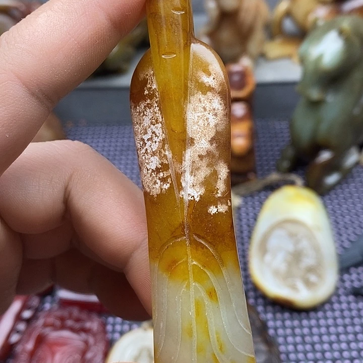 未镶嵌蛇纹石玉颈饰