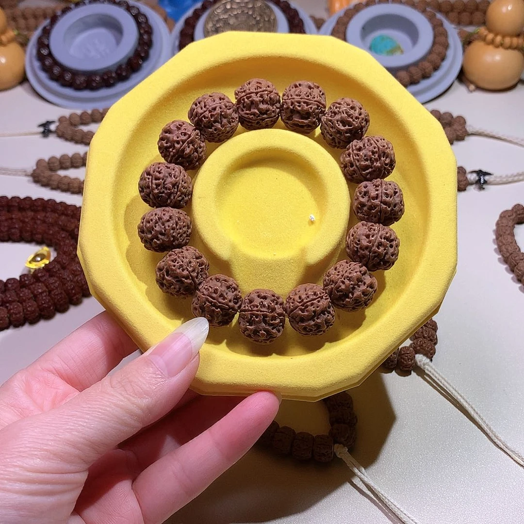 吊坠文玩核桃原生态蜂王大金刚