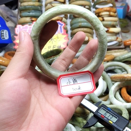 未镶嵌蛇纹石玉手镯小*